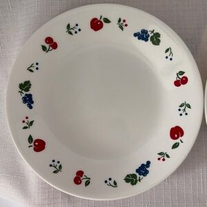 Corelle Berries and Cherries Salad/Bread Plate